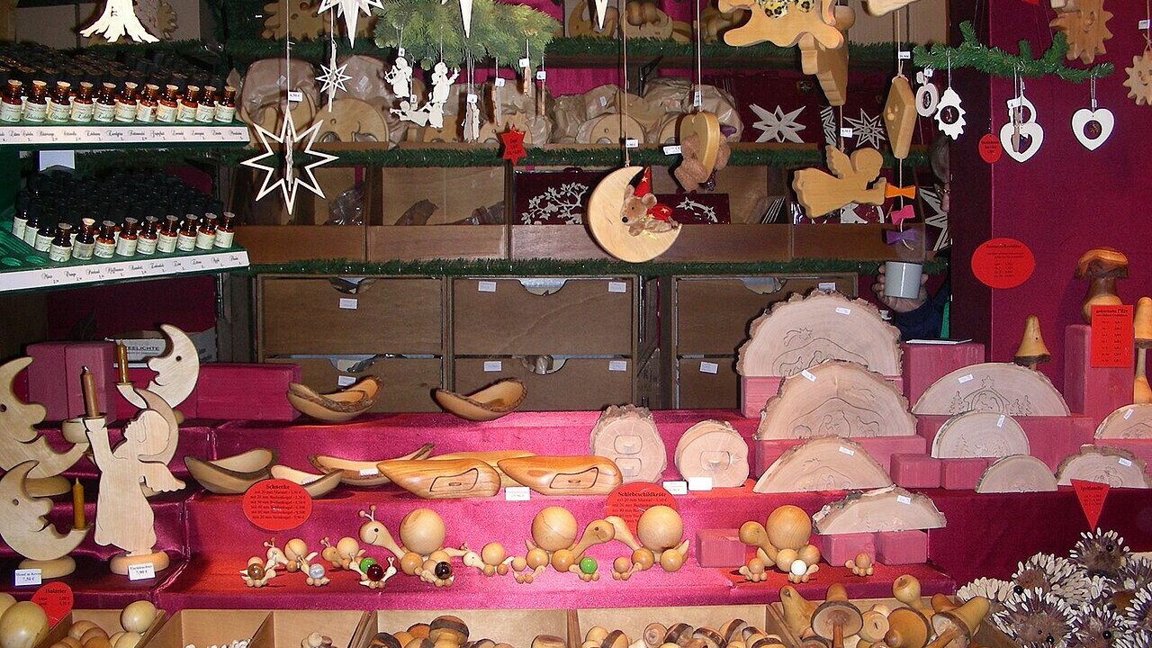 Circana: Holiday Shoppers Turn Selective, Average Spend at $779