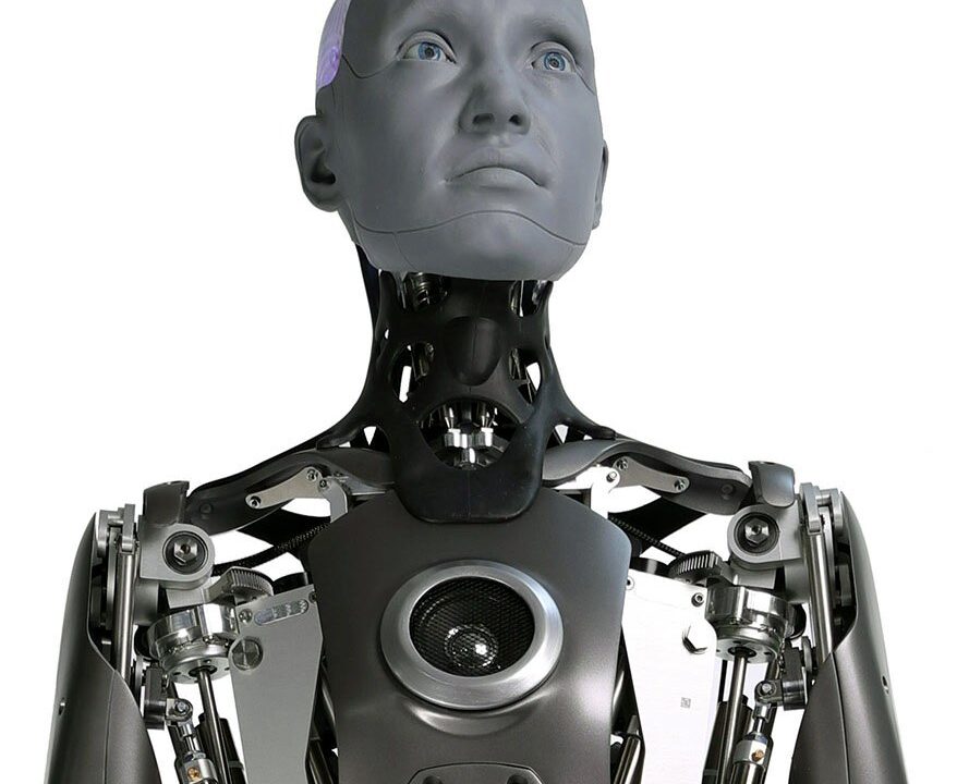Humanoid robot representing AI agents